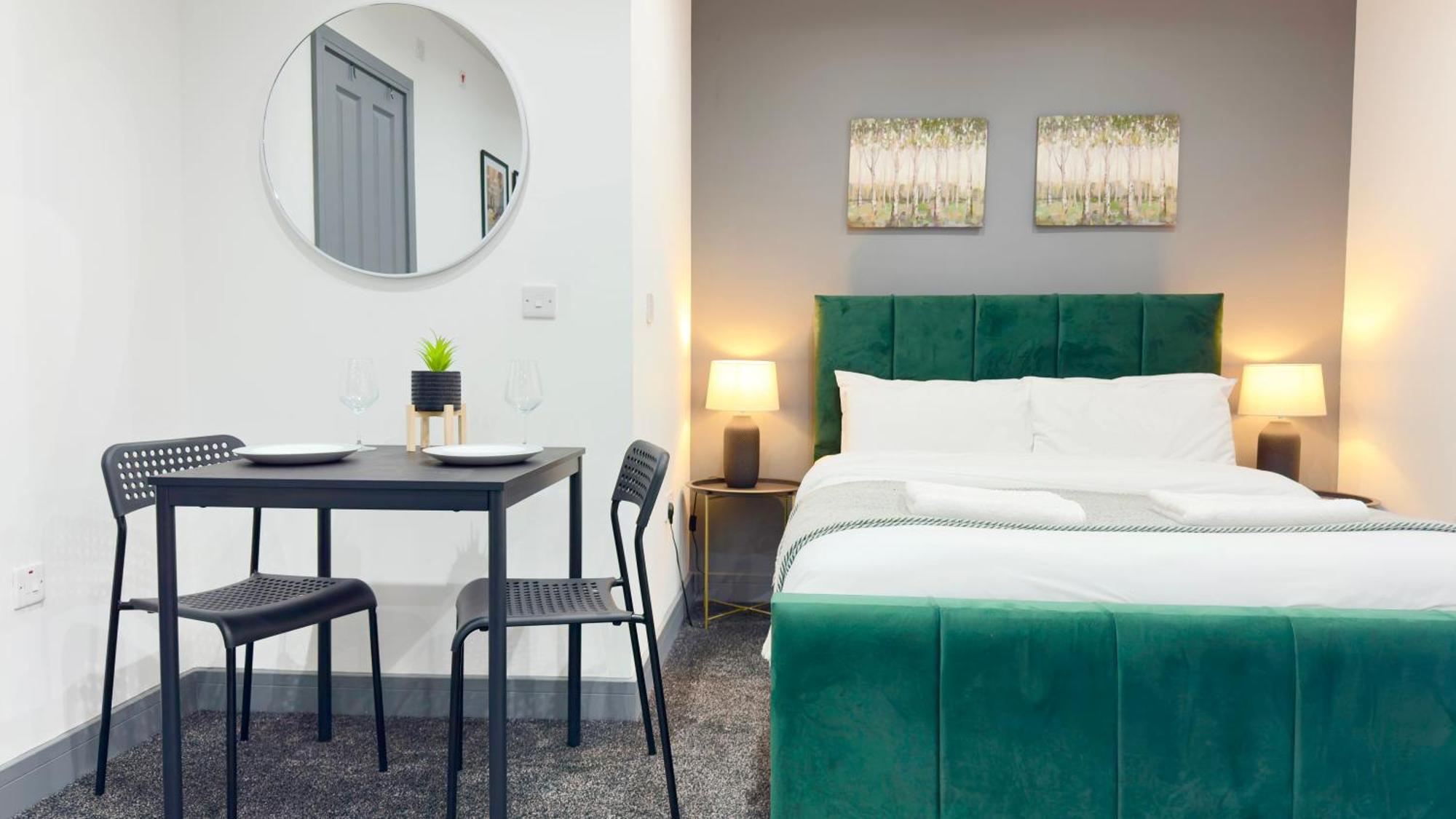 Rnm - Upgraded Business Stay For Travelling Contractors, All Amenities, Private Access Entire Place, Kitchen & Washroom, Smart Tv, Easy Access, Parking Nearby Cradley Heath Екстериор снимка