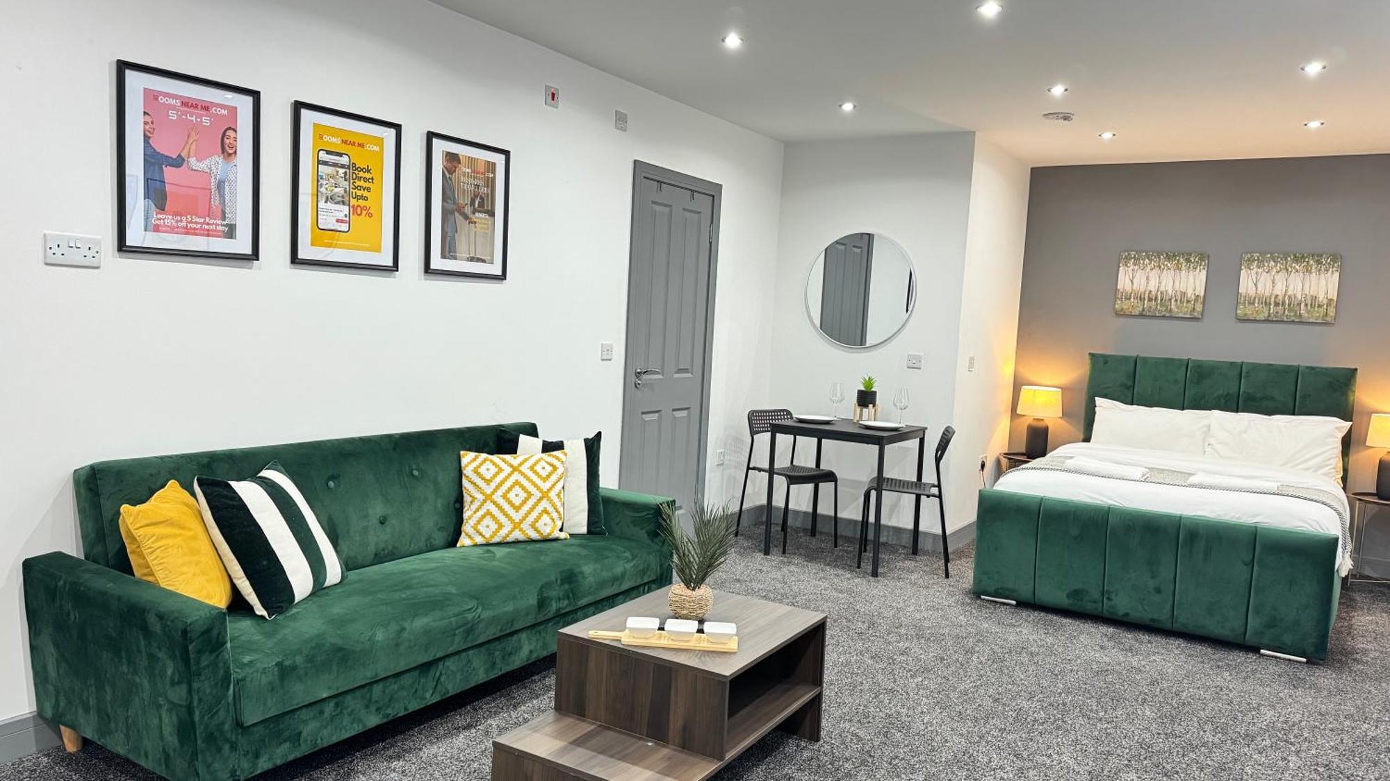 Rnm - Upgraded Business Stay For Travelling Contractors, All Amenities, Private Access Entire Place, Kitchen & Washroom, Smart Tv, Easy Access, Parking Nearby Cradley Heath Екстериор снимка