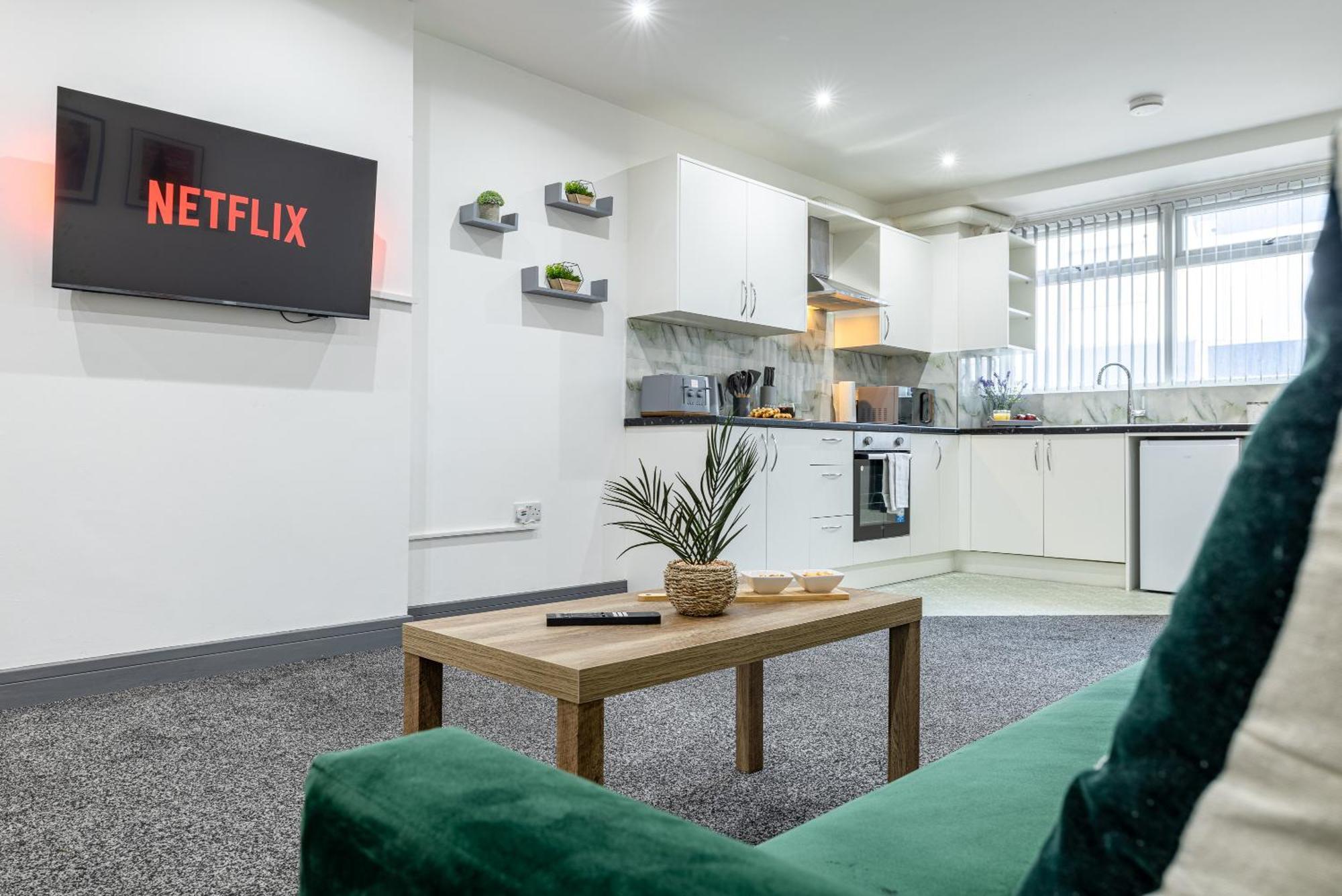 Rnm - Upgraded Business Stay For Travelling Contractors, All Amenities, Private Access Entire Place, Kitchen & Washroom, Smart Tv, Easy Access, Parking Nearby Cradley Heath Екстериор снимка