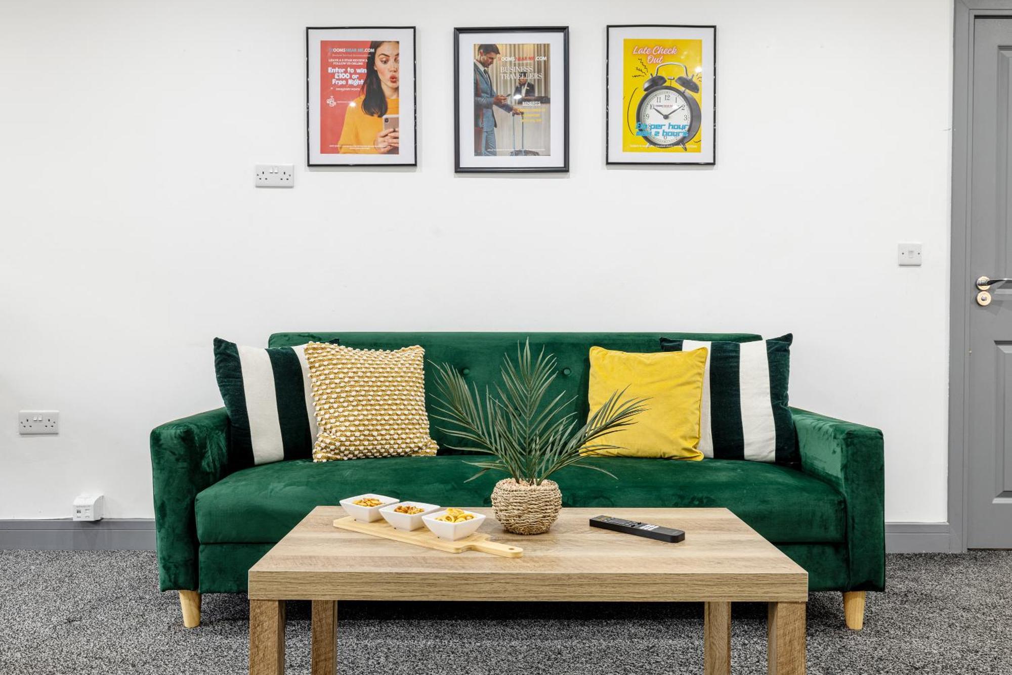 Rnm - Upgraded Business Stay For Travelling Contractors, All Amenities, Private Access Entire Place, Kitchen & Washroom, Smart Tv, Easy Access, Parking Nearby Cradley Heath Екстериор снимка