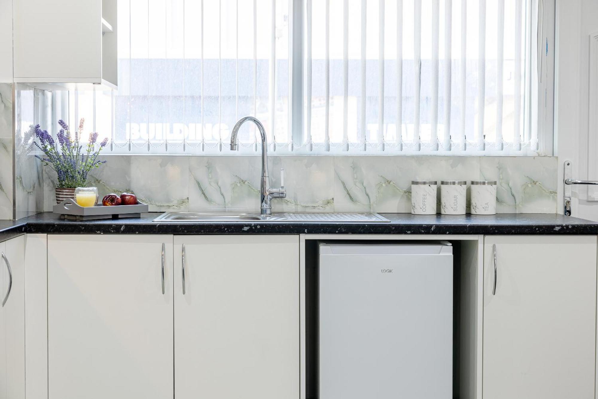 Rnm - Upgraded Business Stay For Travelling Contractors, All Amenities, Private Access Entire Place, Kitchen & Washroom, Smart Tv, Easy Access, Parking Nearby Cradley Heath Екстериор снимка
