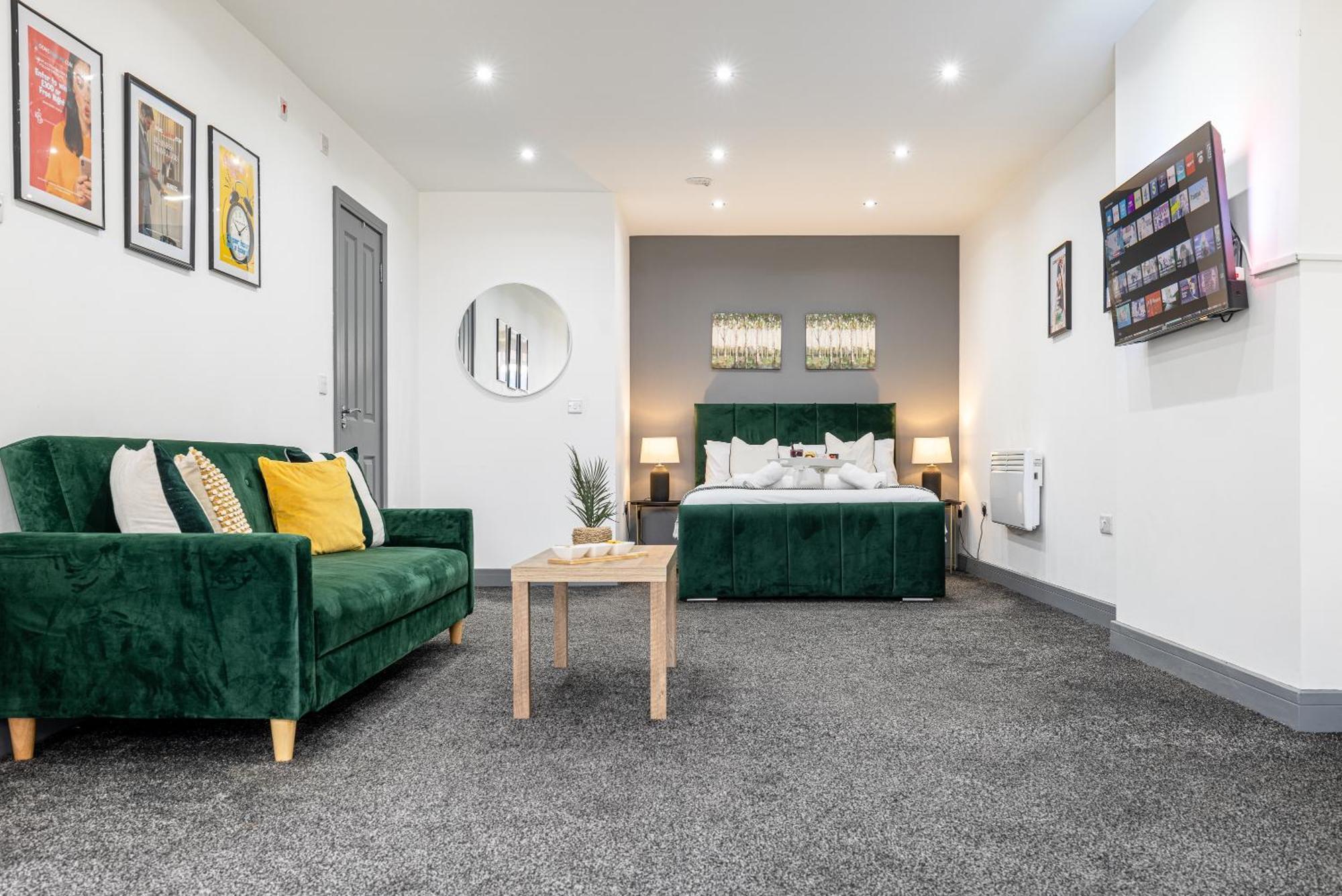 Rnm - Upgraded Business Stay For Travelling Contractors, All Amenities, Private Access Entire Place, Kitchen & Washroom, Smart Tv, Easy Access, Parking Nearby Cradley Heath Екстериор снимка
