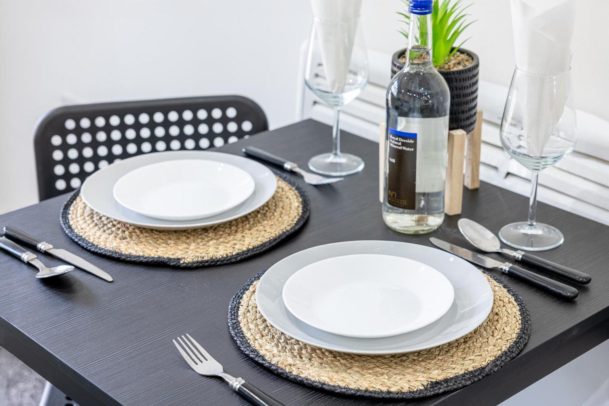 Rnm - Upgraded Business Stay For Travelling Contractors, All Amenities, Private Access Entire Place, Kitchen & Washroom, Smart Tv, Easy Access, Parking Nearby Cradley Heath Екстериор снимка